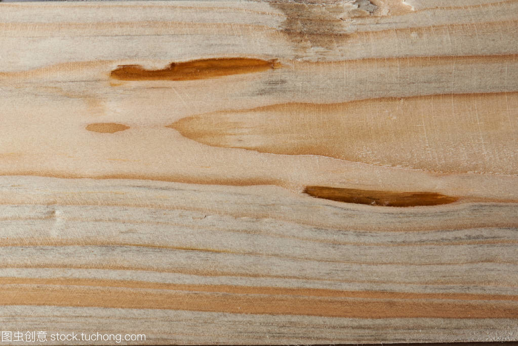 守護(hù)木質(zhì)之美 如何修復(fù)與預(yù)防家具木材紋理的損壞